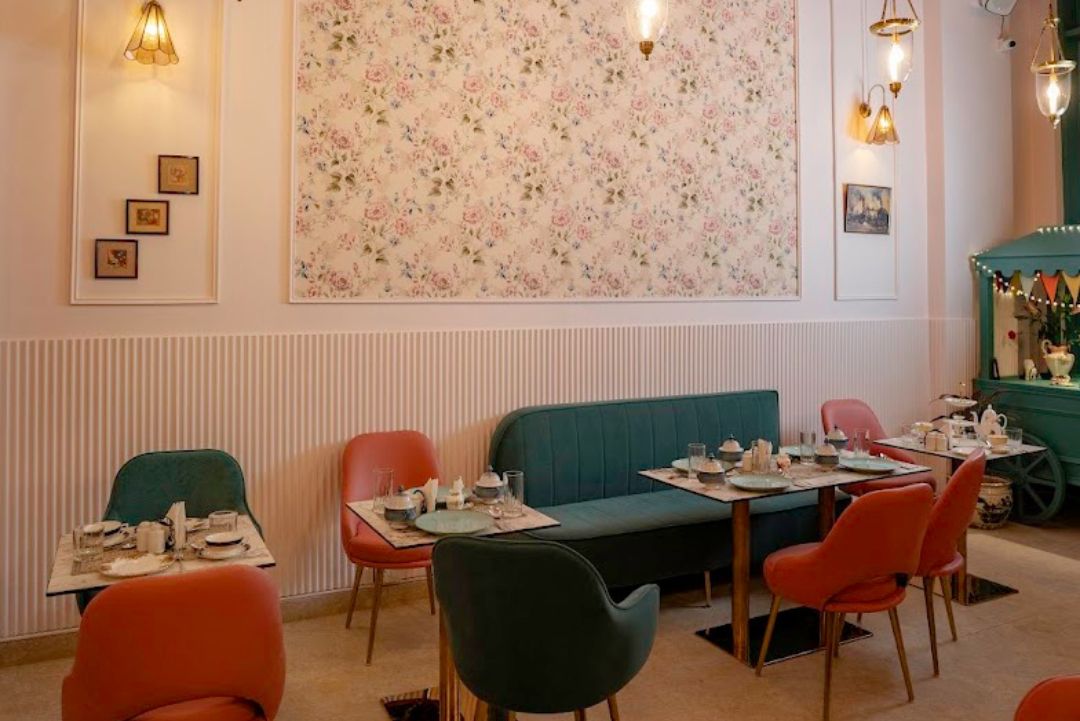 Poppy's Tea Room Visuals 5